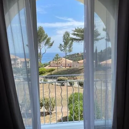 Cap Esterel, T2 Pour 4 Voyageurs, Vue Mer, Parking Et Piscine Saint-Raphaël